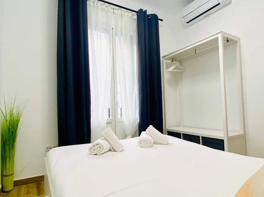 Apartment Style & Design Flat In The Center Of *