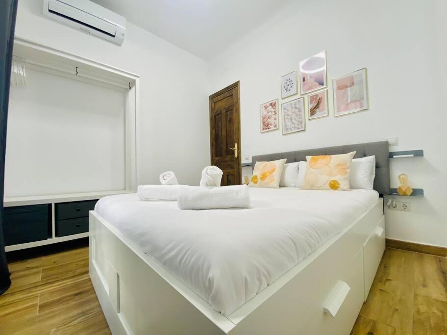 Apartment Style & Design Flat In The Center Of *